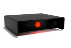 SOL-1R - Kompaktní orientační LED svítidlo vyvinuté pro scénické provozy - varianta RED.