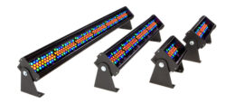SELADOR VIVID CE 11 - Vivid-R řady Selador ™ je specialista na barvy a jejich intenzitu.Svítidlo s typem brilantní, výrazné nasycené barvy, kterou mohou dodat pouze LED diody. Vivid-R kombinuje vysoce výkonné LED diody Luxeon® Rebel a vysoce účinné čočky pro silný paprsek světla a maximální produkci barev.